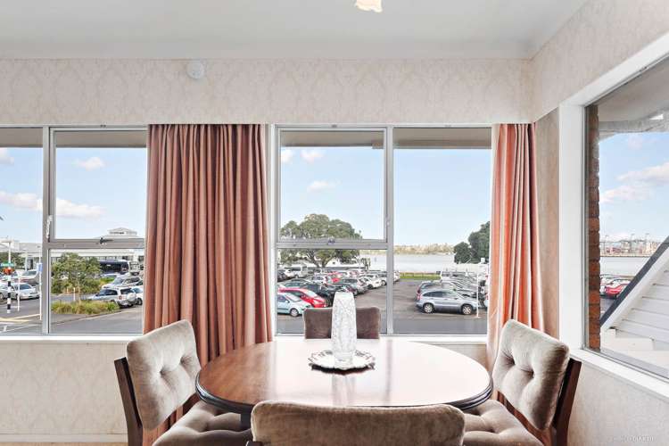 2/9 Queens Parade Devonport_13