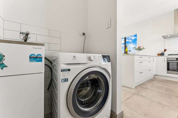 7 Awamarino Way Westgate_19