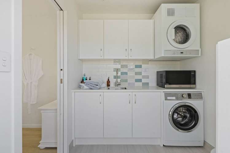 44 Frost Road Leigh_9