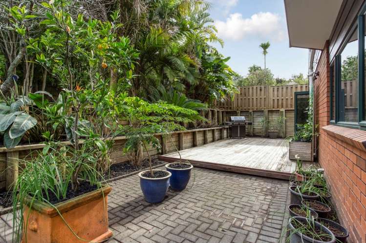 9 Highwood Grove Torbay_26