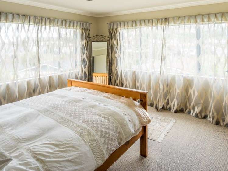 33 Saint Ives Drive Camborne_9