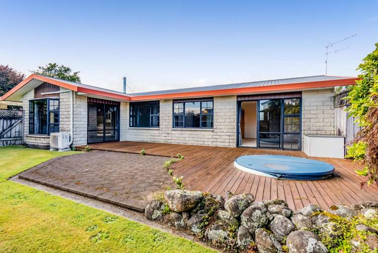 37 Pembroke Road East Stratford_33