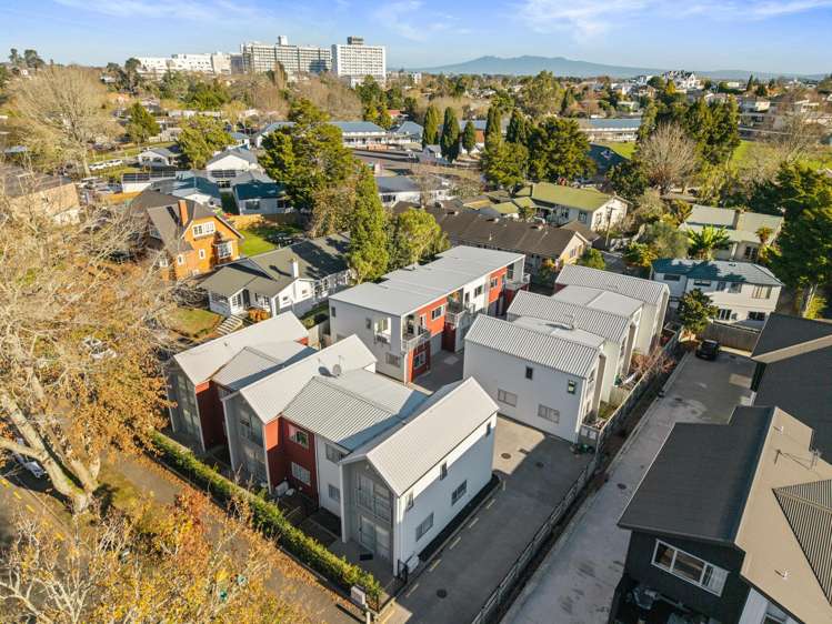 7/16 Hammond Street Hamilton Central_19