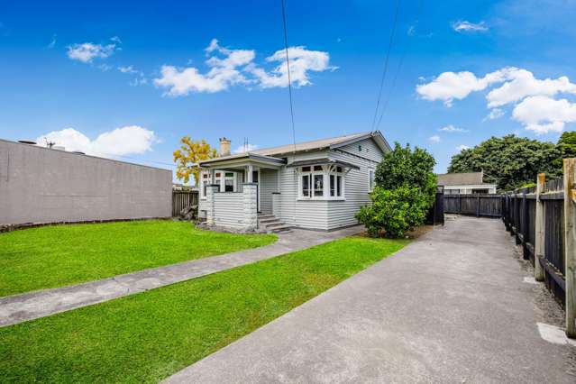 GOLDEN CIRCLE LIVING - HEART OF PAPATOETOE