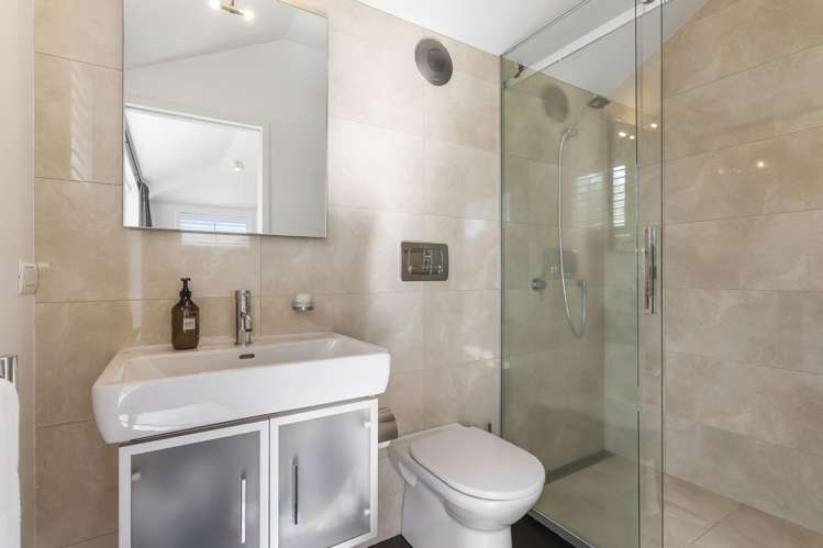 21 Westmere Park Avenue Westmere_17