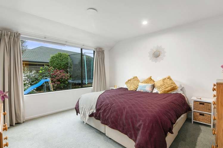 12 Mary Ann Muller Crescent Stoke_17