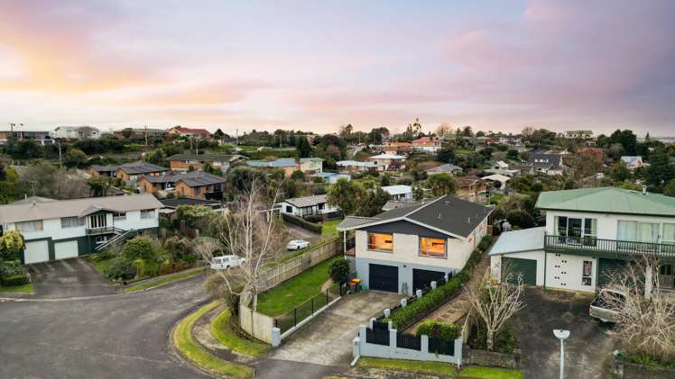 6 Glendale Drive Dinsdale_23