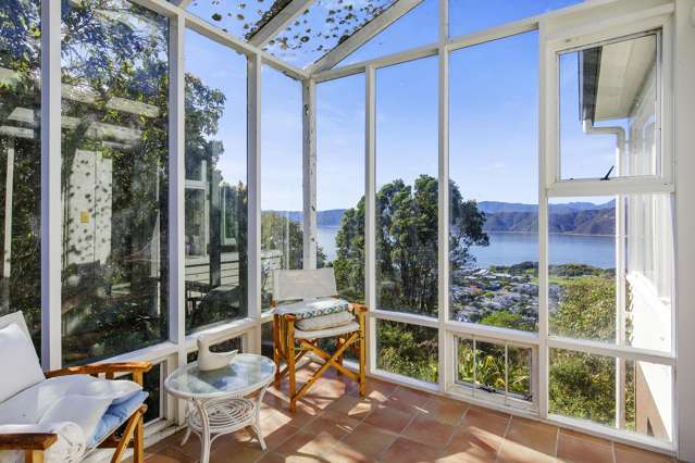 Timeless Charm Above the Harbour