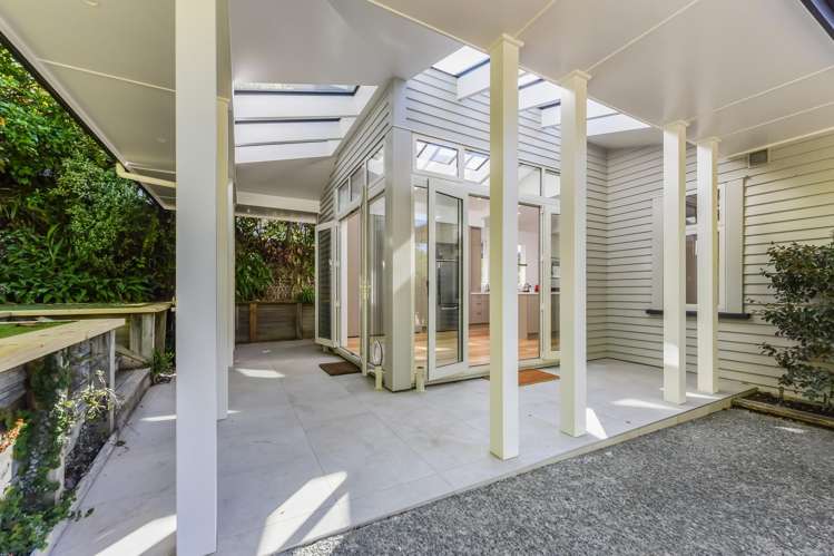 561 Rocks Road, Moana Nelson_7