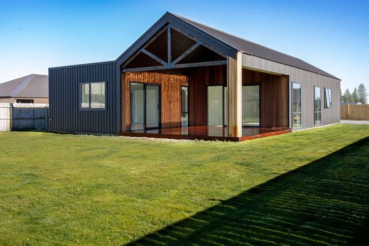 51a Memorial Crescent_0