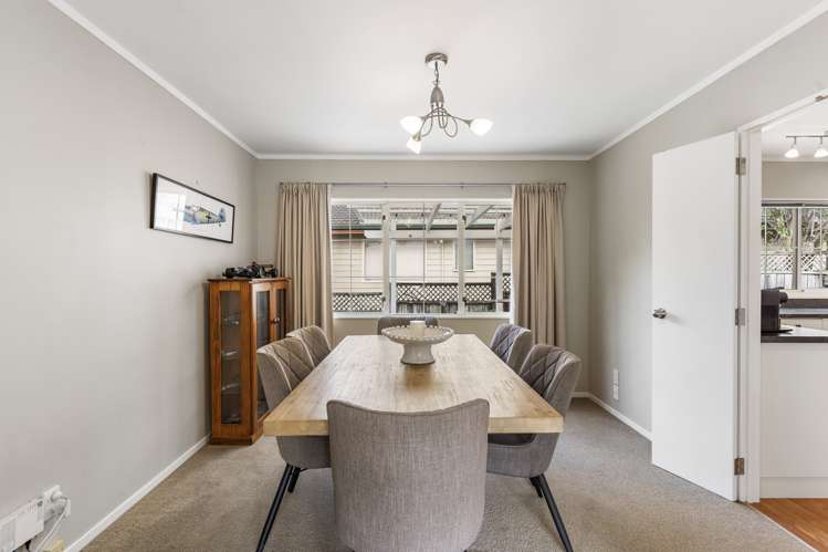 57 Gosford Drive Botany Downs_13