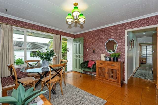 16 Freebairn Street Redwood_4