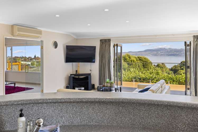 2/36 Shepherd Road Waipahihi_13