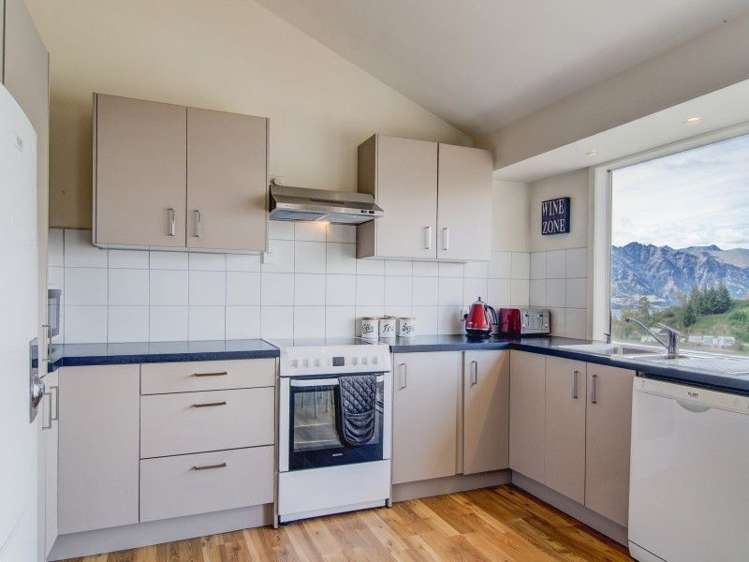 2b Bird Place Fernhill/Sunshine Bay_5