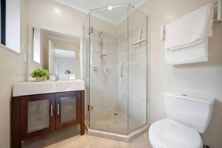 25 Durbin Court Greenhithe_11