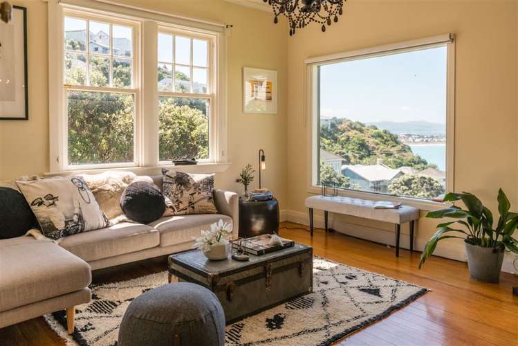 13 Hungerford Road Lyall Bay_10