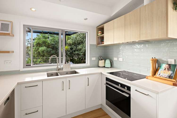 6 Pioneer Crescent Omaha_11