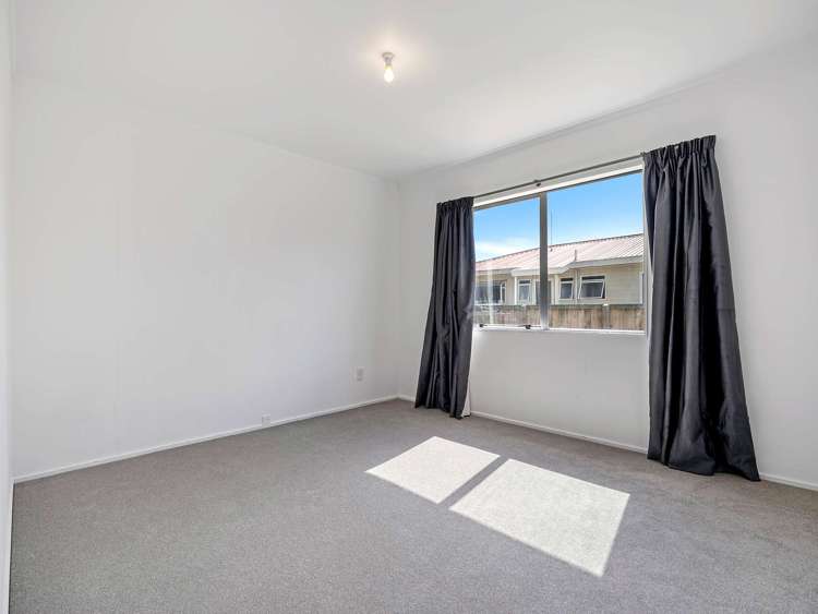 20b Kentucky Crescent Nawton_14