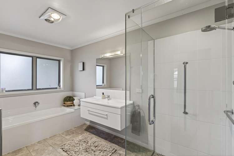 2 Oakwood Drive Highlands Park_25