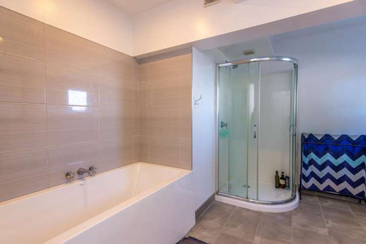 8 Kauri Point Road Laingholm_14