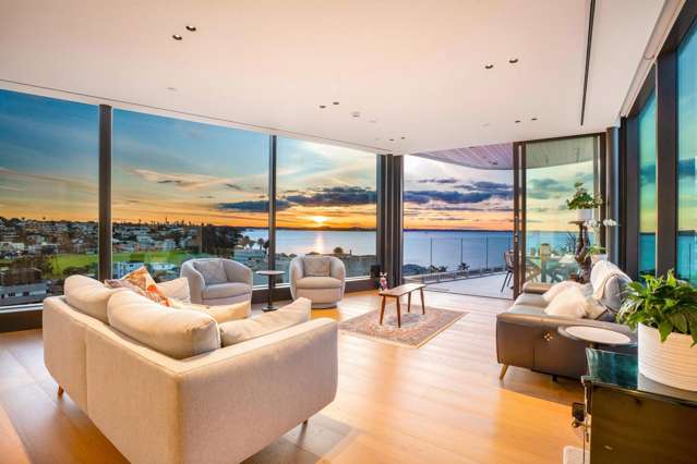 A harmony of light, space and sea