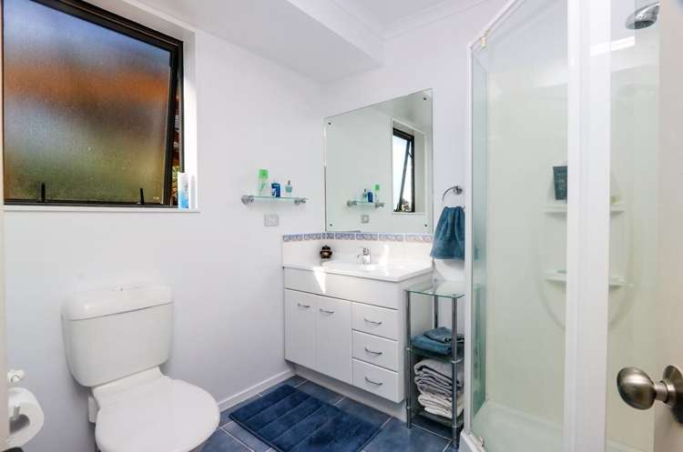 6 Apsley Rise Henderson_13