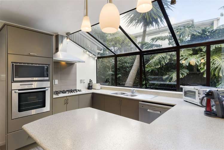 64 Newhaven Terrace Mairangi Bay_23