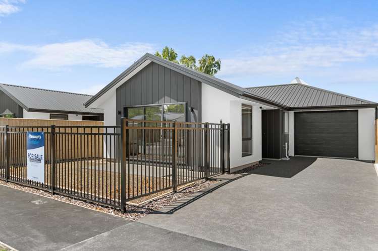 2/4 Ramore Place Redwood_13
