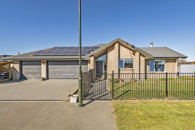 Family Living with Triple-Car Garaging