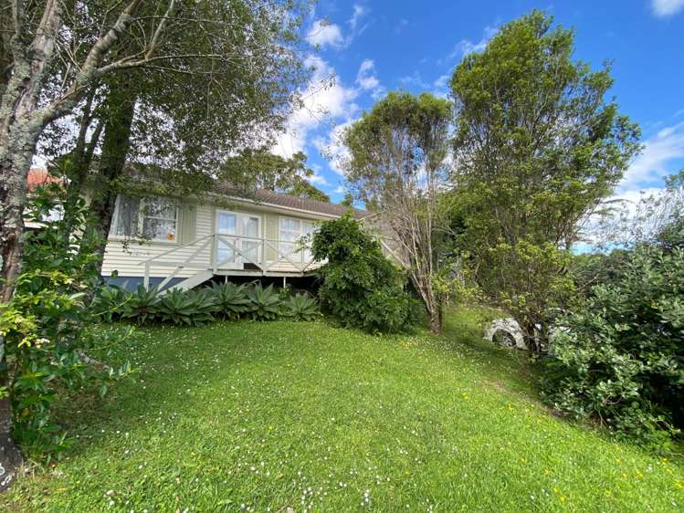 1/2 Derwent Crescent Titirangi_0