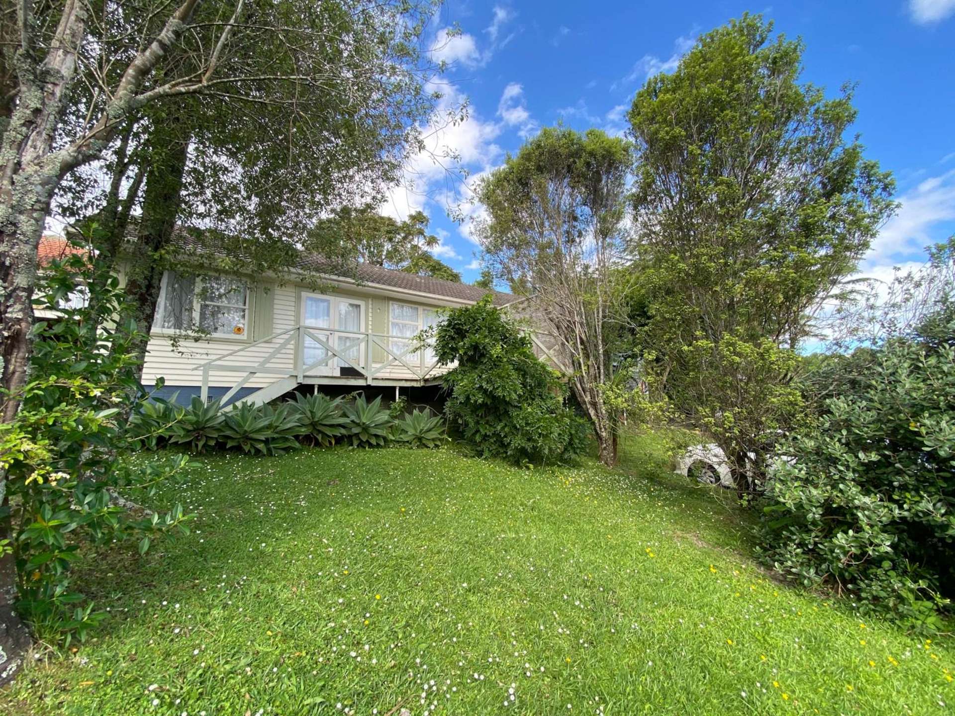1/2 Derwent Crescent Titirangi_0