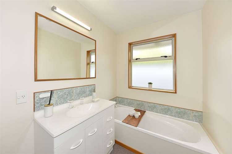 6a Bentley Street Russley_12