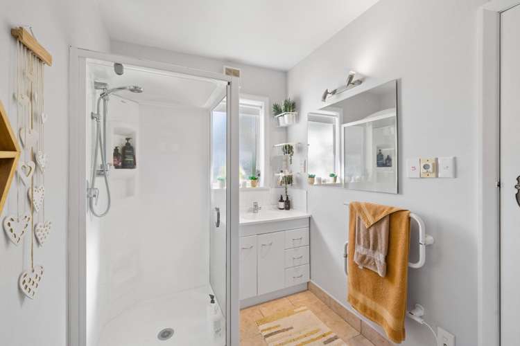 1/3 Ridd Crescent Karori_15
