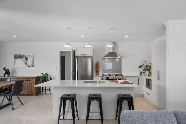 1 Benmore Crescent Pyes Pa_7