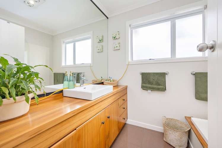 5 Scott Road Stanmore Bay_17