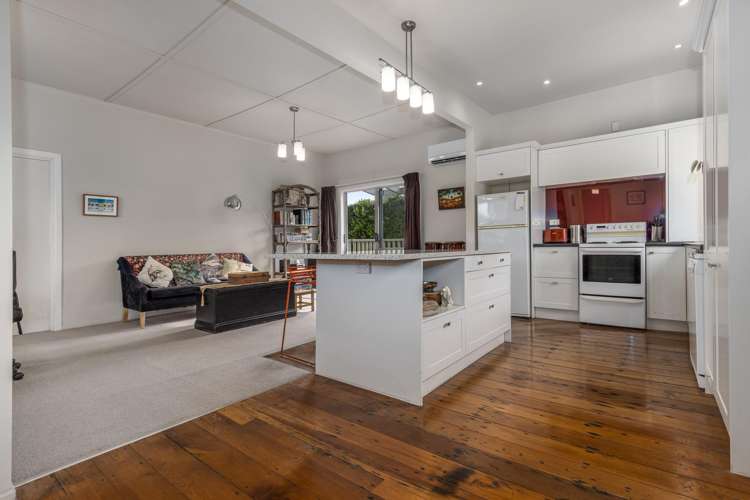 2 John Street Titahi Bay_5