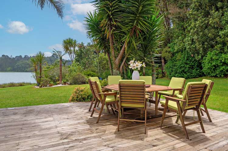 1 Ohakana Is Whakatane Surrounds_9