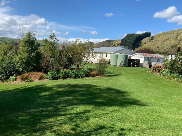 1550 Coast Road Pongaroa_20