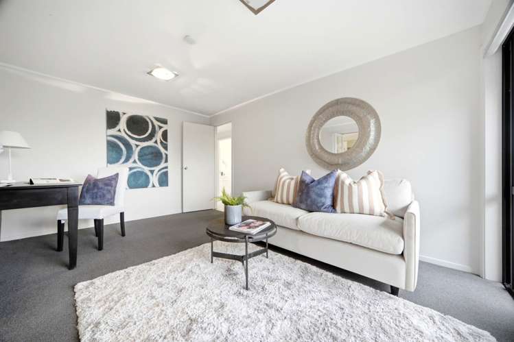 6 Chilton Place Mellons Bay_8