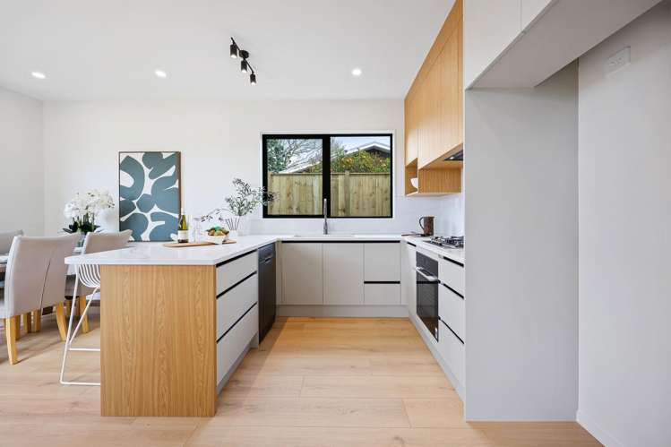 12B Butley Drive Farm Cove_9