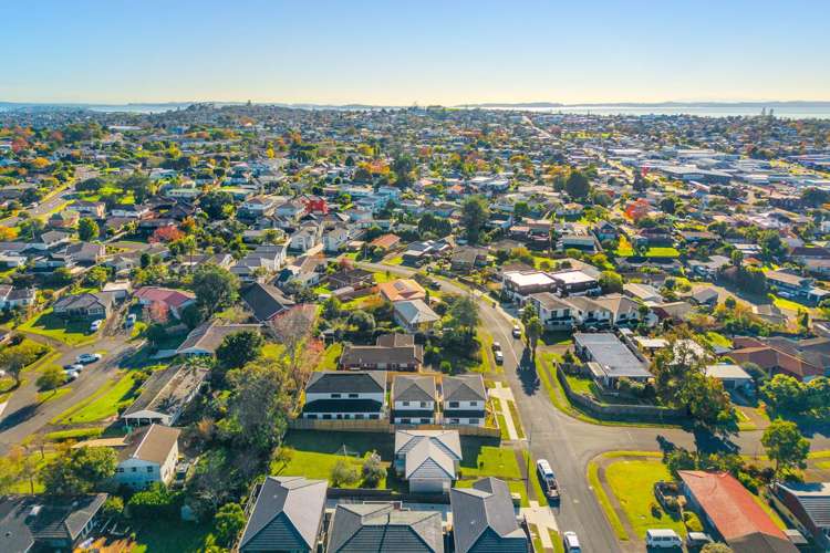 21b Borrowdace Avenue Botany Downs_21