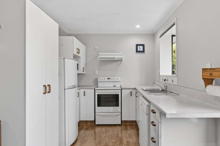 2/58a Daniels Road Redwood_8