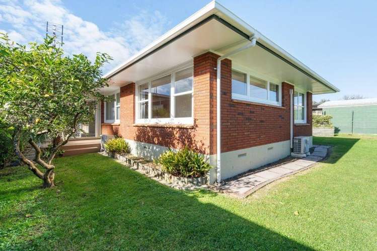 22 Woods Avenue 1105_13