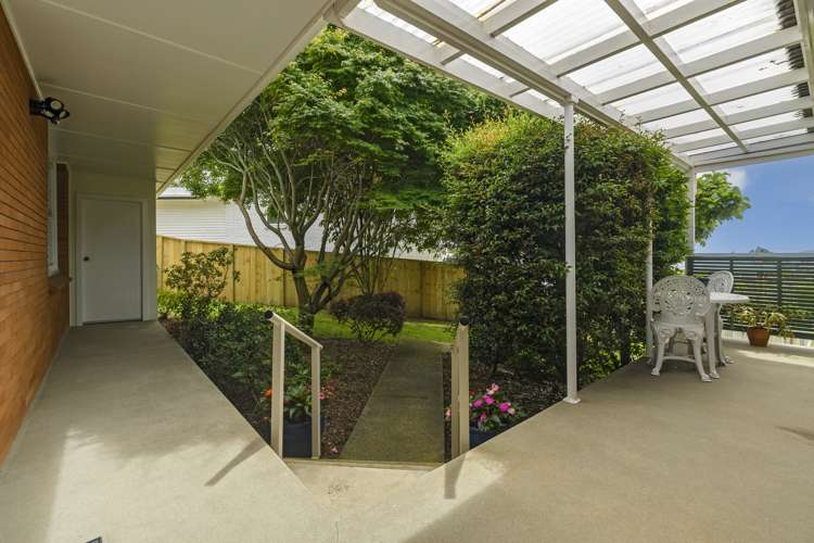 24 Highfield Crescent Brookfield_22