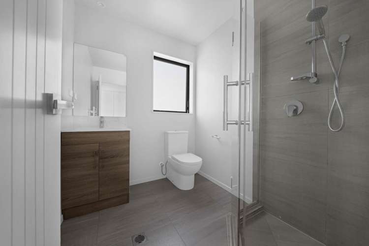 1/15 Rush Place Mangere_13