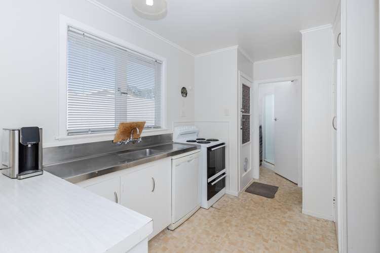 4 Forth Crescent Glenview_12