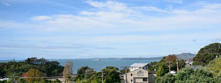 52 Beach Road Castor Bay_2