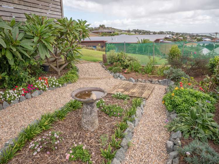 6 Christine Drive Coopers Beach_22