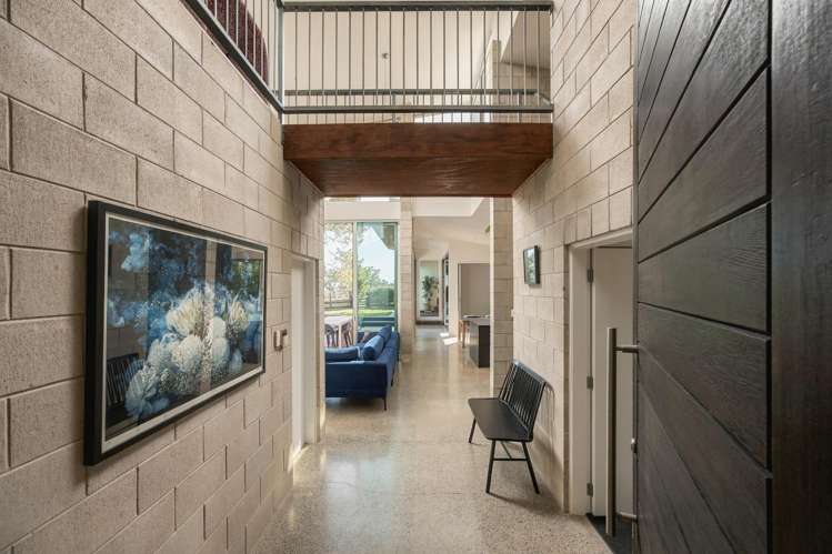 28 Highgrove Drive Grandview Heights_3