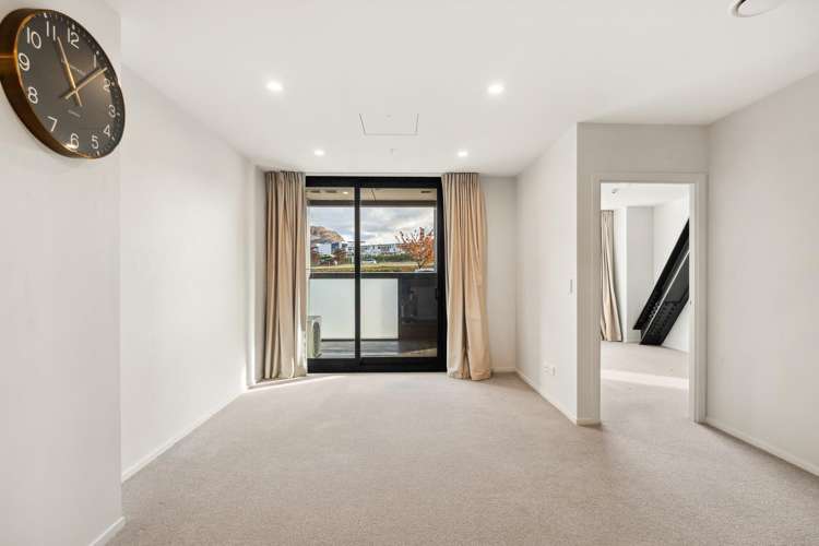 004/16 Mountain Ash Drive_1